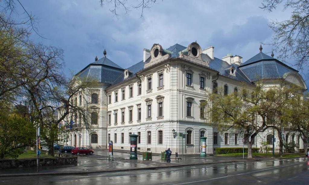 Borostyan Vendeghaz Eger Hotel Exterior photo